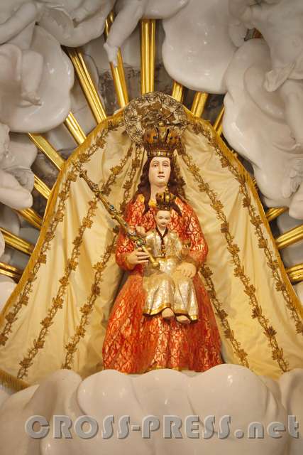 2016.09.10_11.40.53.JPG - Madonna mit Christkind am Hauptaltar