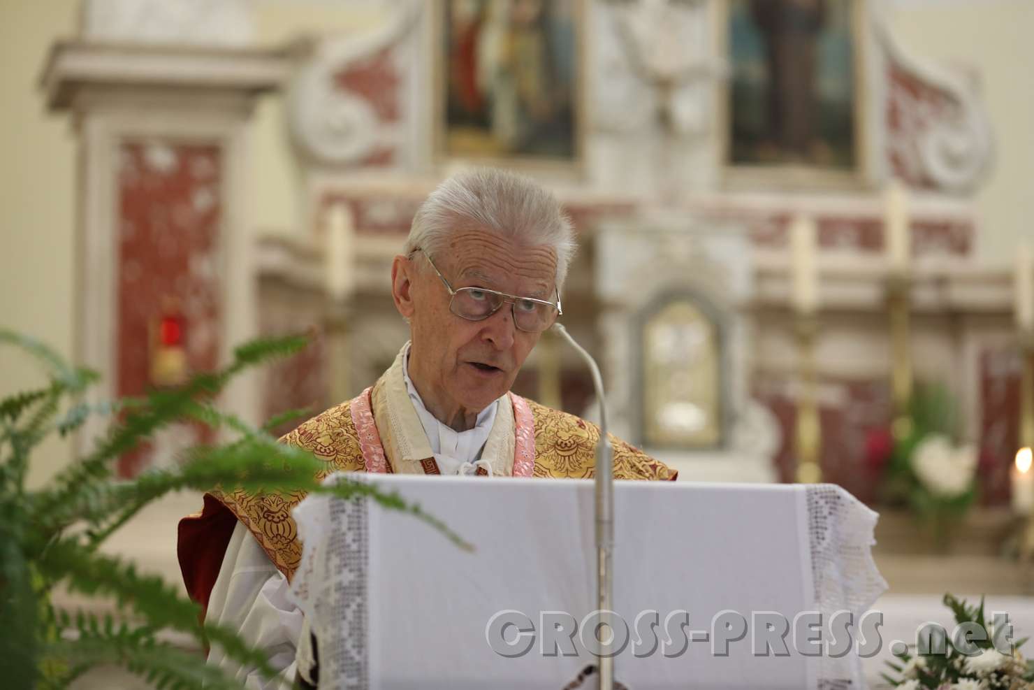 2017.06.16_08.46.44.jpg - Hw. Johann Hochwarter feierte jeden Tag die Heilige Messe.