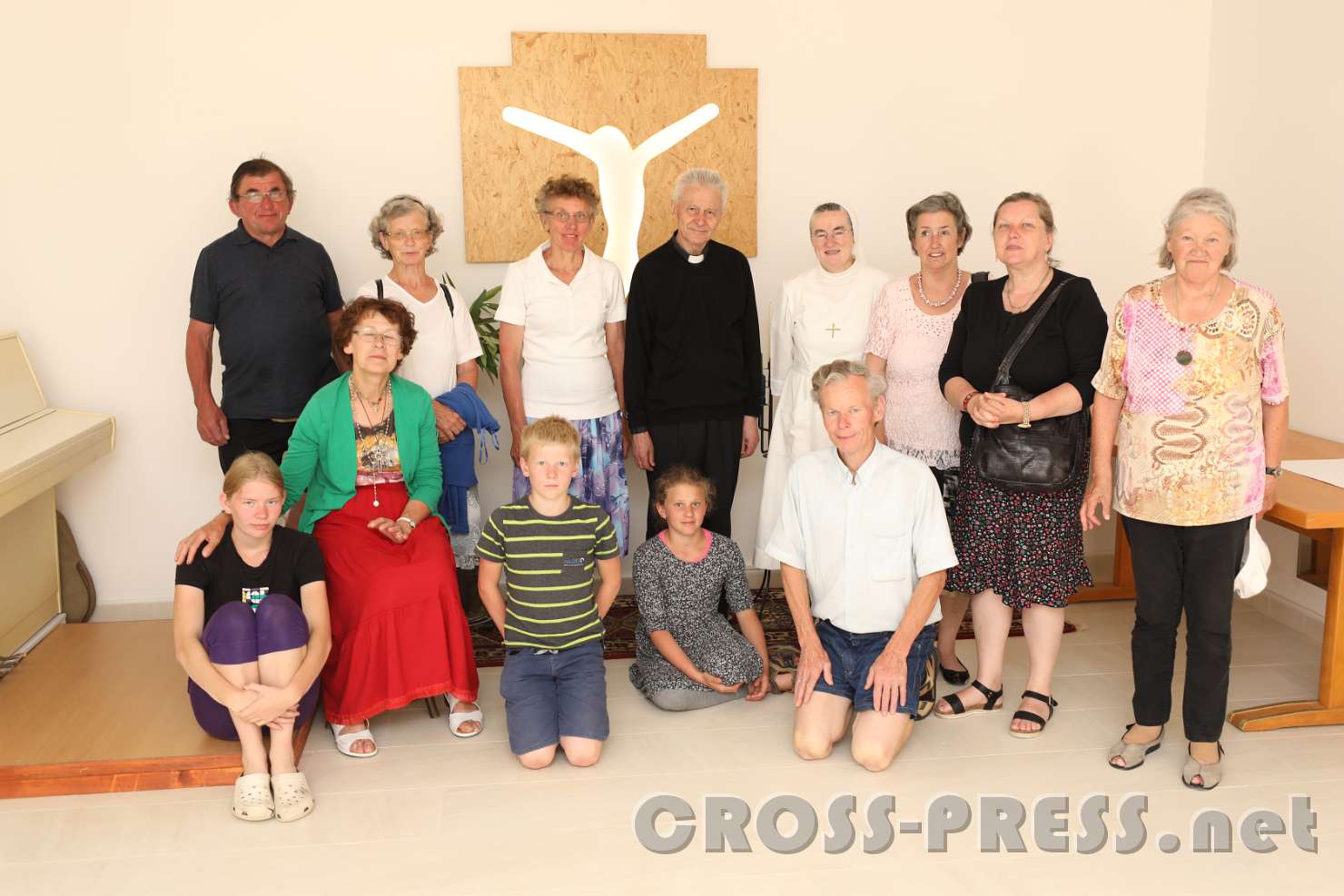2017.06.18_12.01.49.jpg - Gruppenfoto mit Sr. Hijacinta.