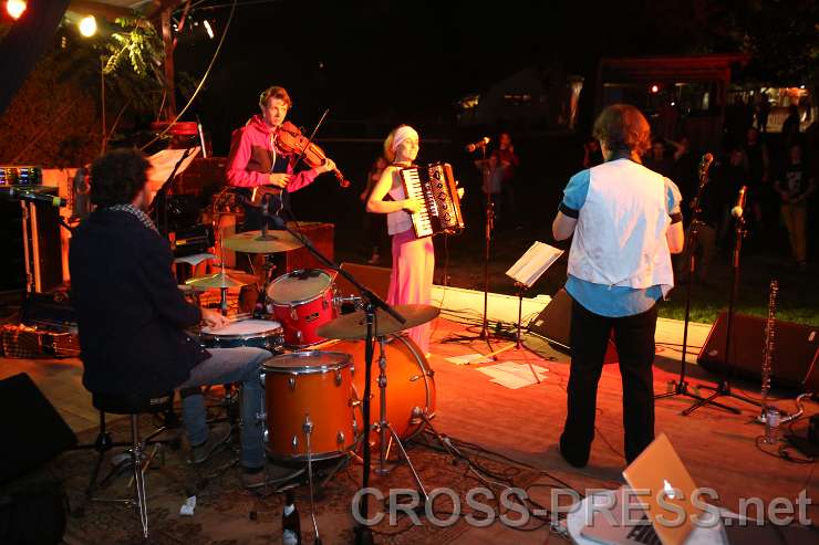 2014.09.05_21.31.05.jpg - "Das Großmütterchen Hatz"