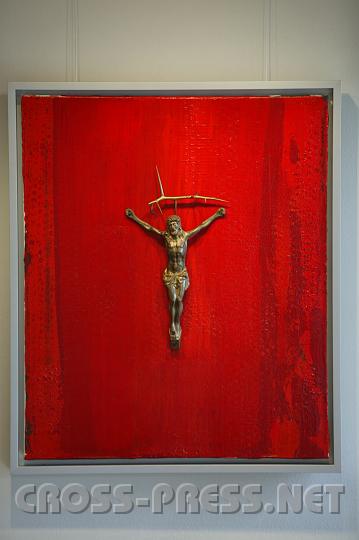 2008.07.15_18.08.32.JPG - Sochurek kombiniert Malerei und Metall in kr�ftigen Farben.