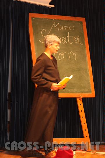 2010.04.16_18.55.20.jpg - Michael Szelegowitz alias Prof.P.Franz H�rmann (Father Frank).