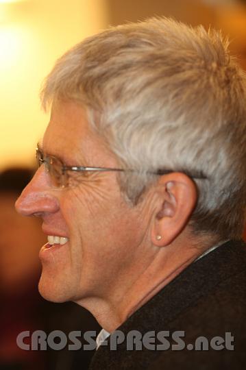 2011.12.10_11.20.08.jpg - Franz Hofmann, stolzer Gatte der Autorin Irmengard Hofmann.