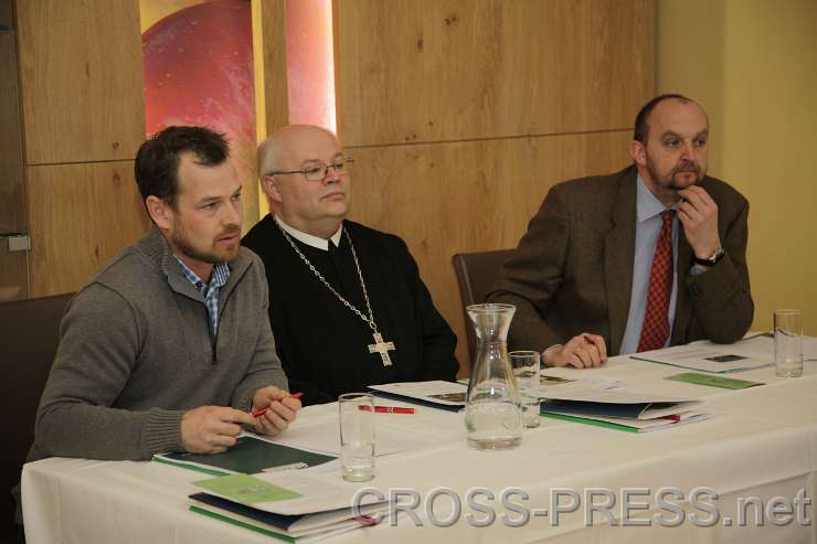 2015.03.19_10.51.32.JPG - Stefan Kastenhofer, Abt Petrus Pilsinger und Mag. Albert Bucar beim Pressefrühstück.