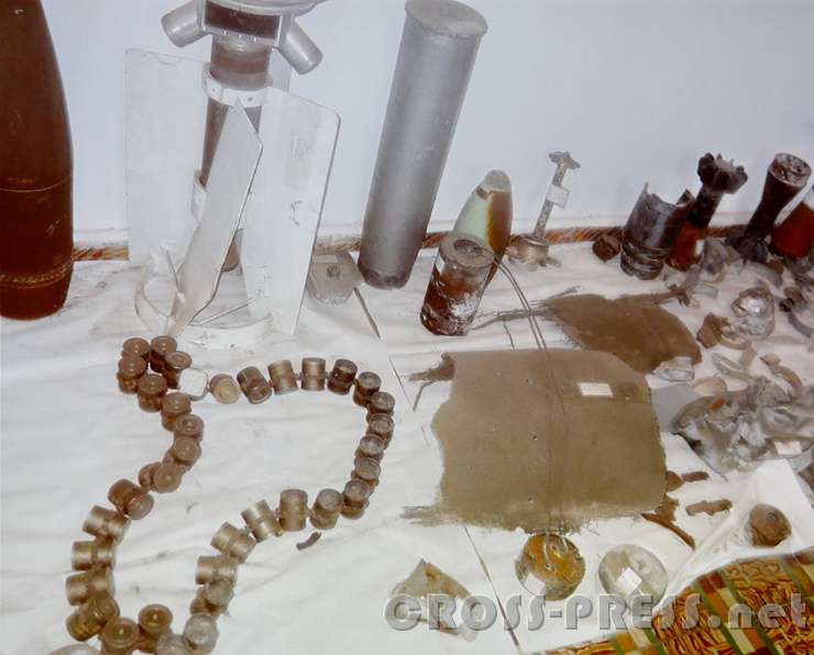 2015.12.15_20.40.51.JPG - Kriegsrelikte als Sammelstück und Spielzeuge.  :(