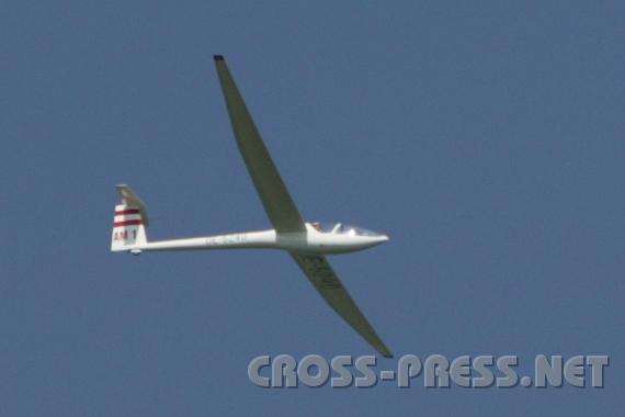 2008.04.27_14.09.55.JPG - Baumbl�ten-Rundflug  ;)