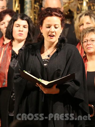 2012.10.06_20.02.45.jpg - Regina Riel, Sopran.