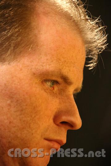 2012.10.06_20.42.37_01.jpg - Reinhold Meyer spielte u.a "Toccata und Fuge in D-Moll" des Sonntagberger Organisten J.E. Eberlin (1702-1762) und die "Orgelfantasie in C-Dur" des Seitenstettner Stiftsorganisten J.A. Pfeiffer (1776-1859).