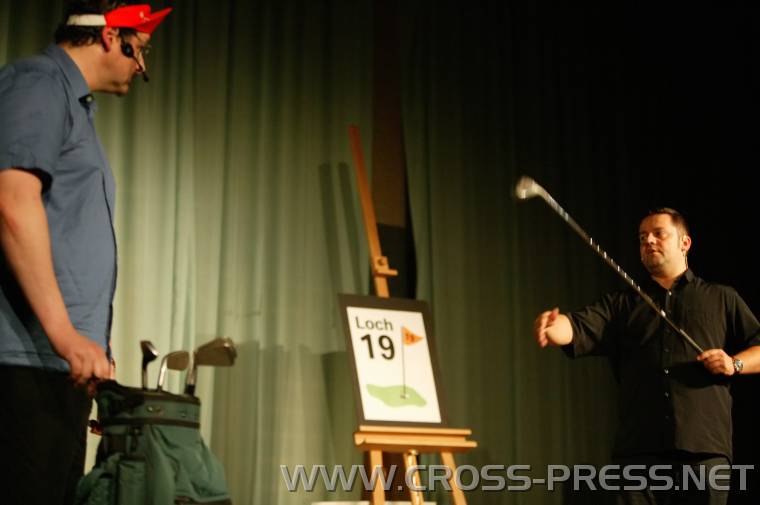 05.06.12_335 Golfen mit hohem Tier vom Milit�r