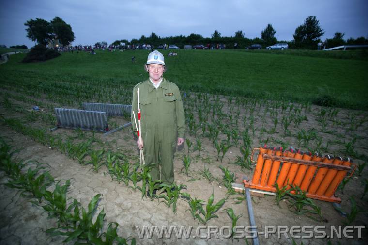 05.06.17_049 Feuerwehrmann als Feuerwerkmeister