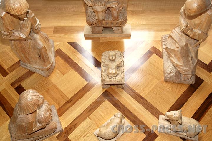 2008.06.08_10.44.31.JPG - Weihnachtskrippe.  Ca. 60 cm gro�.