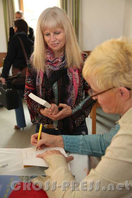 2016.03.05_16.10.16.jpg - Signierstunde