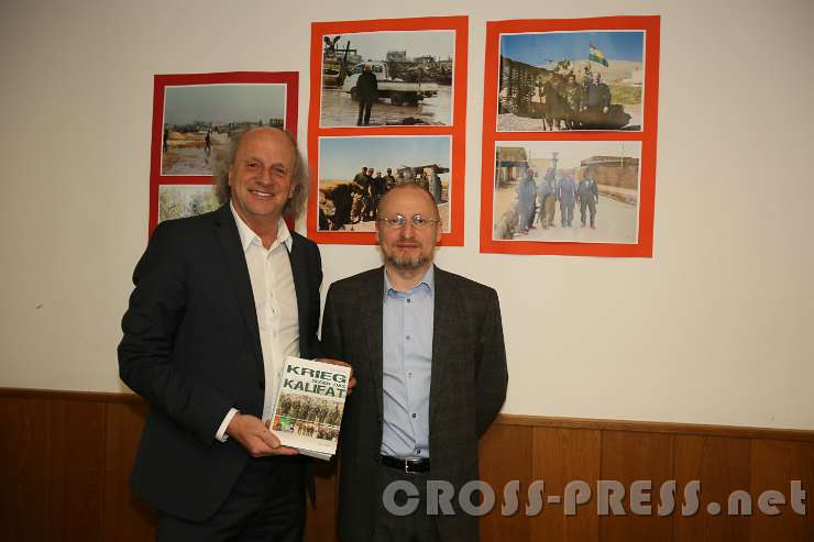 2017.04.07_21.00.22.jpg - Wieland Schneider mit seinem ehemaligen Lehrer Leopold Kogler.