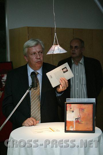 2008.11.14_21.07.16.JPG - LAbg. Mag. Johann Heuras: "Kunst ist Nahrung f�r die Seele, sie m�chte Botschaften vermitteln, nur m�ssten sich die Menschen Zeit nehmen, diese aufzusp�ren, sie anzunehmen."