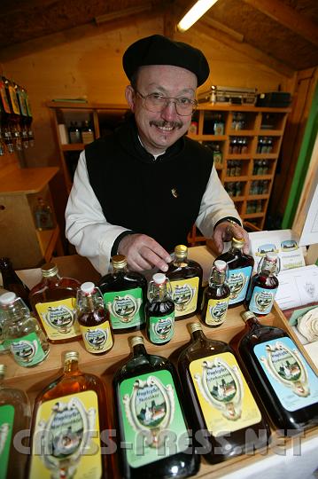 2008.12.13_13.58.59.JPG - Hochprozentiges und S��es aus dem Kloster Engelhartszell.