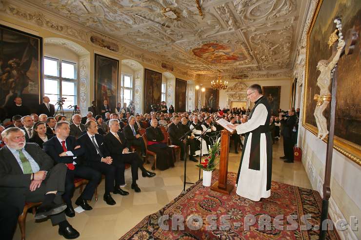 2014.03.27_08.36.17.jpg - Abt Maximilian Heim begrüßt die Gäste.