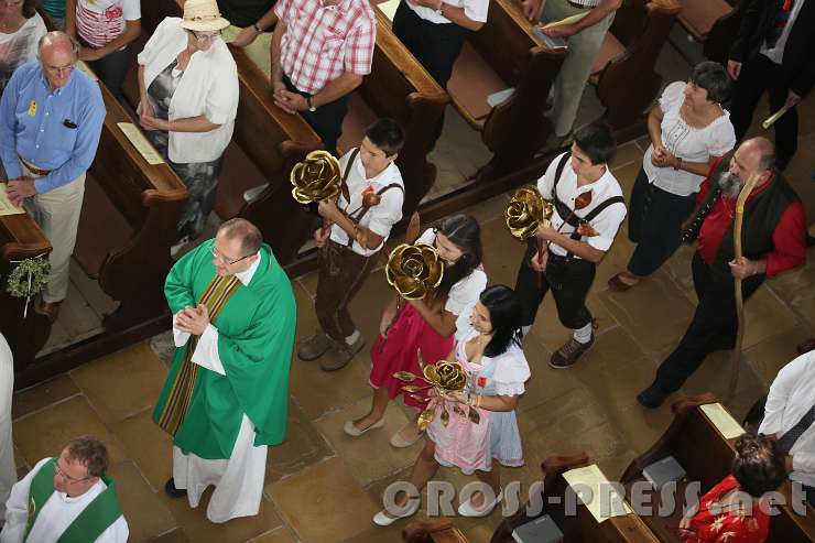 2016.09.04_14.33.29.JPG - Einzug: P. Karl Wallner mit Familie Frank