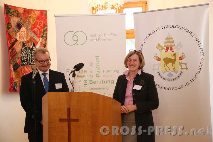 2017.01.21_10.43.03.JPG - Corbin und Birgit Gams: "Liebe ist ... frei, bedingungslos, treu.  Theologisch-philosophische Betrachtungen zu Dimensionen der Liebe."