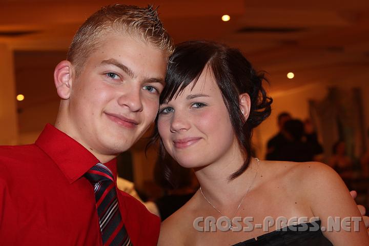 2009.09.26_21.45.17.jpg - KJ LeiterStv. Michael Weitz und eine Bekannte freuen sich �ber das gelungene Comeback.