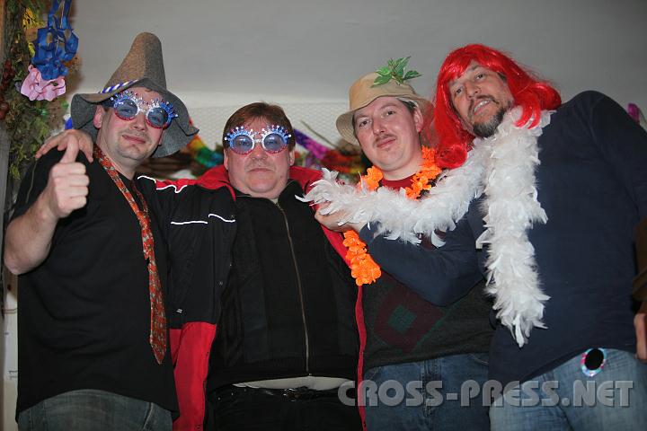 2009.02.24_22.02.13.jpg - Empfangskomitee alias Kassarunde.  :)