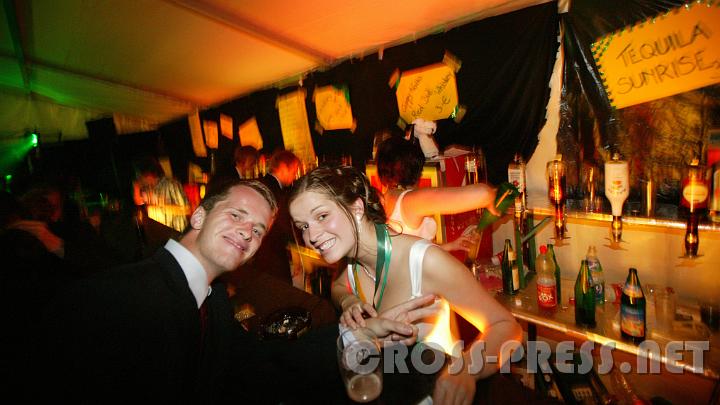 2007.09.22_23.31.40.JPG - 'Aftereightler' kamen wenig dazu, ihren Ball zu genie�en, denn sie waren �berall im Arbeitseinsatz.