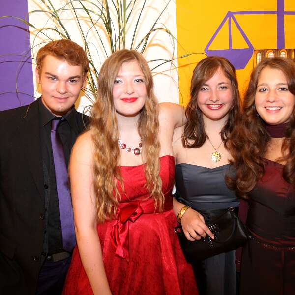Ballnacht als Balanceakt Johannes Steinauer, Alicia und Gwendolyn Danner, sowie Anna -Margareta Lauko aus Waidhofen haben beim 
