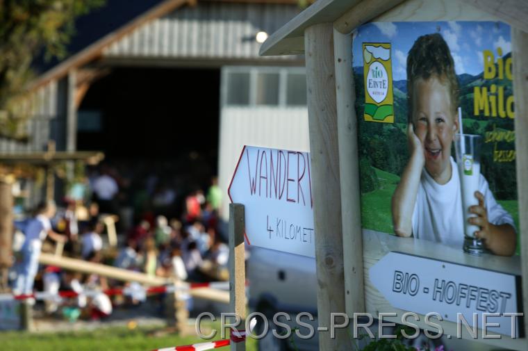 06.09.24_054 Jubil�um: seit 10 Jahren bekommen die Kinder in vielen Schulen und Kinderg�rten zw. St.Peter/Au und Waidhofen Biomilch.