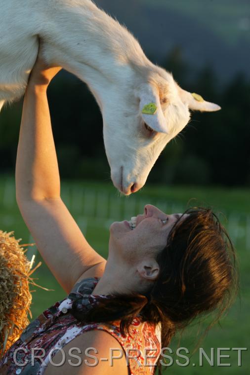 06.09.24_105 Aug in Aug mit einer Bio-Ziege.