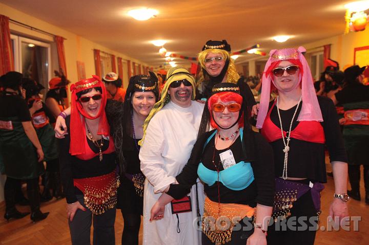 2009.02.14_22.20.20.jpg - Baucht�nzerinnen aus Biberbach.