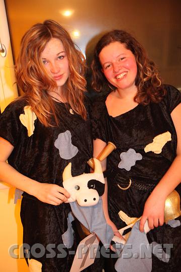 2009.02.14_22.32.13_01.jpg - Demaskierte K�lbchen ;) Wagner und Pfaffenbichler.