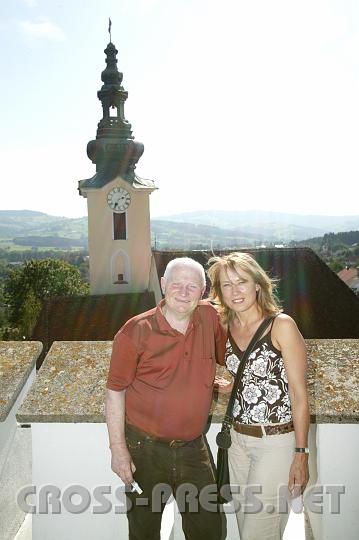 2008.09.06_14.37.12.JPG - Der Schlossturm ist ein "Mekka" f�r Frischverliebte und Junggebliebene.  :)