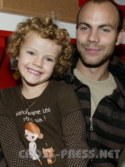 2008.09.27_14.18.44.JPG - Roland Puppenberger mit Tochter Lara.