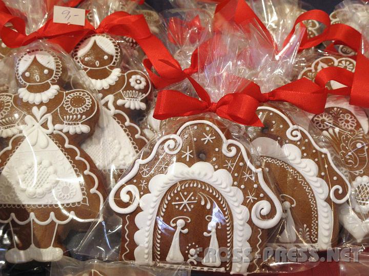 2008.11.30_13.32.50.JPG - Viel zu schade zum Essen: b�hmische Lebkuchen mit Weihnachtsmotiven.
