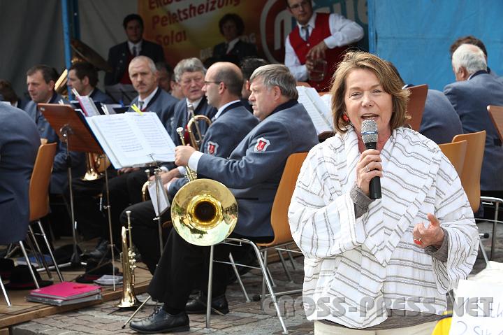 2009.06.21_10.10.56.jpg - Die Gewerbeausstellung er�ffnete WK N� Pr�sidentin KommR Sonja Zwazl.