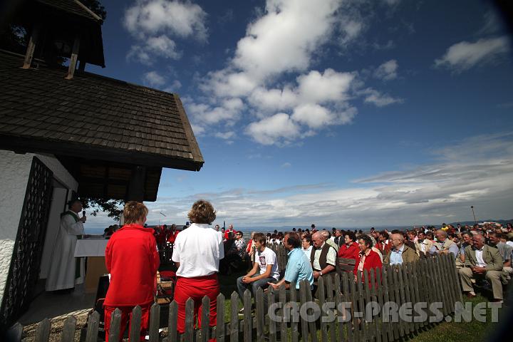 2009.07.19_15.39.27.jpg - Die sonnt�gliche Bergmesse und herrliches Wetter boten einen idealen Rahmen f�r den Segnungs-Festakt.