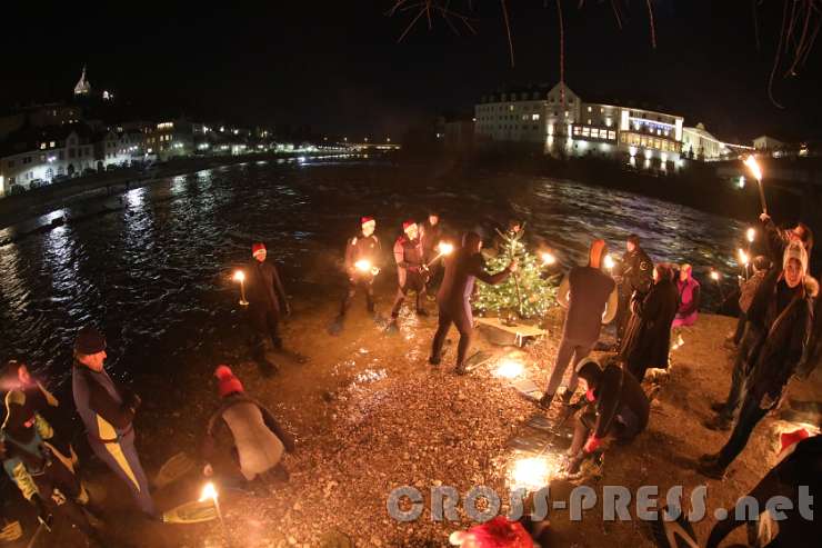 2016.12.10_17.28.18.JPG - "Advent-Schwimmen" im Mündung von der Steyer in die Enns