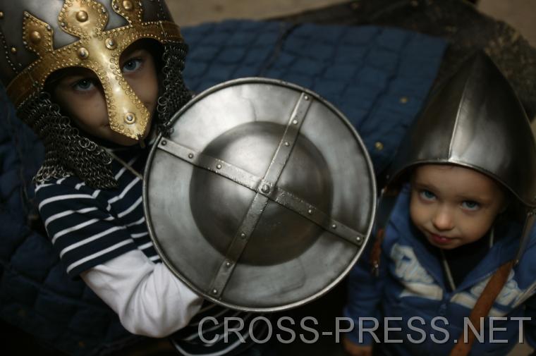 06.09.18_462 Ritterzwerg mit Page