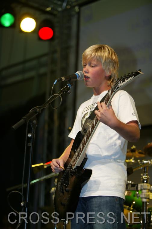 06.11.05_523 Vier Geschwister als Rock Band 'Running Sushi', Sieger des heurigen Band-Wettbewerbs des N� Musikschulmanagements.