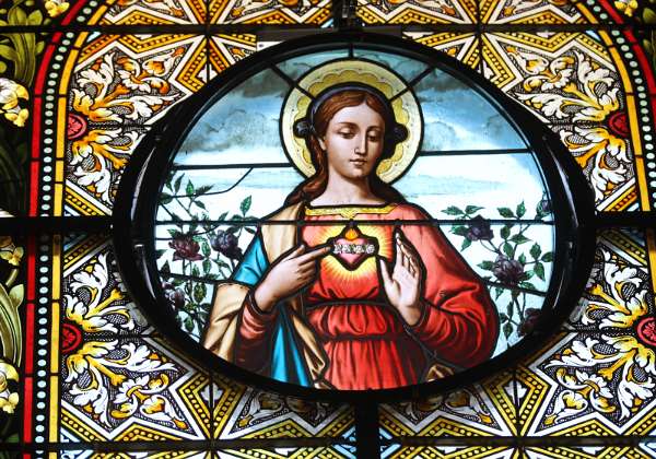 Fenster, Glassmalerei & Rosetten