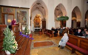 Julius Raab - GedenkFeier im Stift Abt Petrus begrüßt die Gottesdienstbesucher.