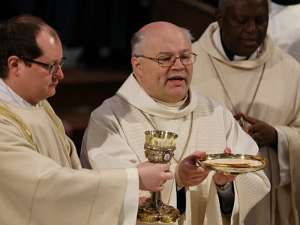 Abt Petrus AmtsÜbernahme Diakon Vitus und Abt Petrus bei der Doxologie.